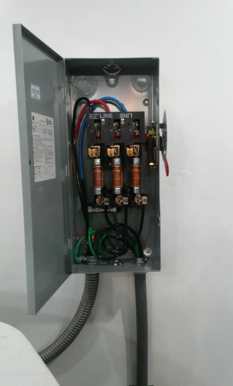 Three-phase disconnect switch installed for Smoke Detector Installation in National Harbor